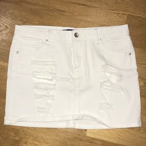 White denim skirt